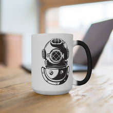 Load image into Gallery viewer, Old fashion Dive Helmet - Color Changing Mug.