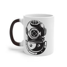 Load image into Gallery viewer, Old fashion Dive Helmet - Color Changing Mug.